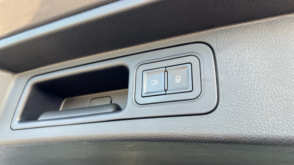 BYD Seal U 1.5 DM-i Comfort 5dr Auto Estate - Image 42