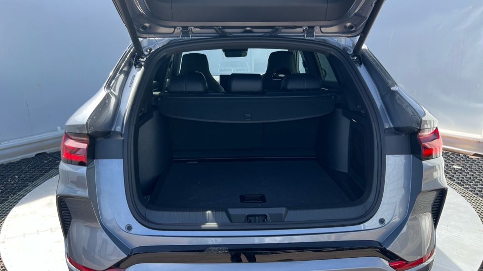 BYD Seal U 1.5 DM-i Comfort 5dr Auto Estate - Image 4