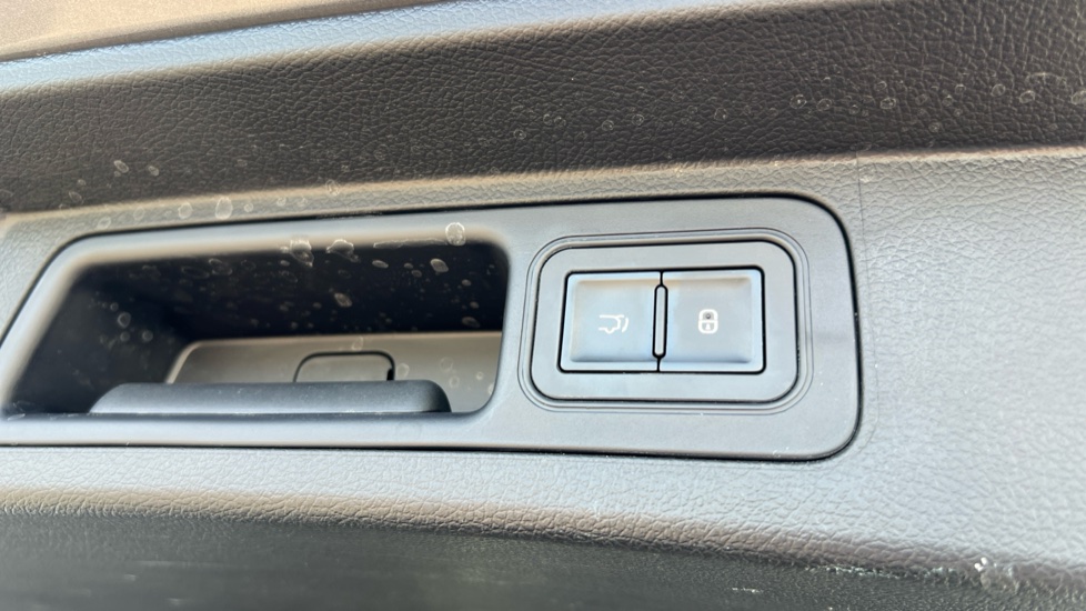 BYD Seal U 1.5 DM-i Comfort 5dr Auto Estate - Image 43