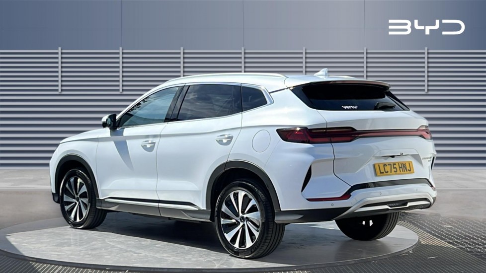 BYD Seal U 1.5 DM-i Comfort 5dr Auto Estate - Image 2