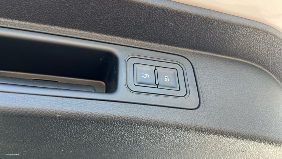 BYD Seal U 1.5 DM-i Comfort 5dr Auto Estate - Image 44
