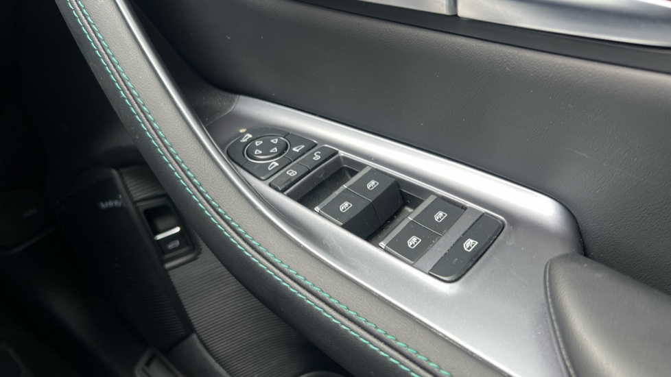 BYD Seal U 1.5 DM-i Comfort 5dr Auto Estate - Image 40