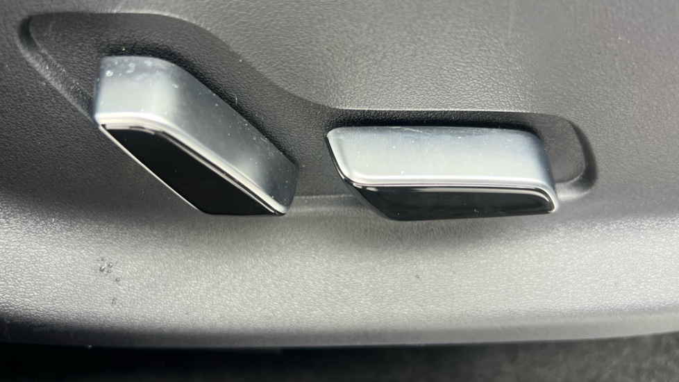 BYD Seal U 1.5 DM-i Comfort 5dr Auto Estate - Image 42