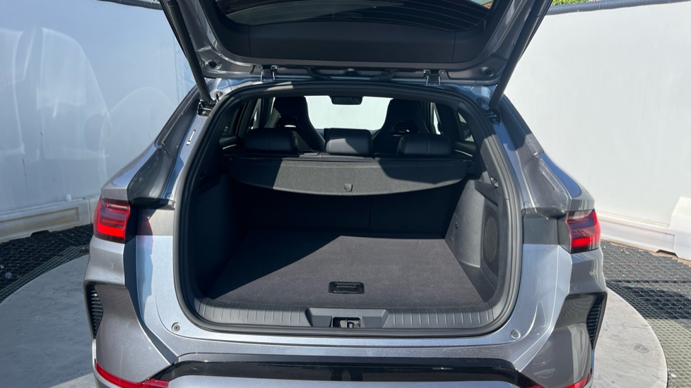BYD Seal U 1.5 DM-i Comfort 5dr Auto Estate - Image 4