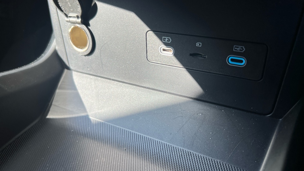 BYD Seal U 1.5 DM-i Comfort 5dr Auto Estate - Image 19