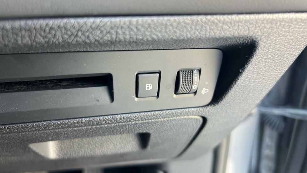 BYD Seal U 1.5 DM-i Comfort 5dr Auto Estate - Image 36