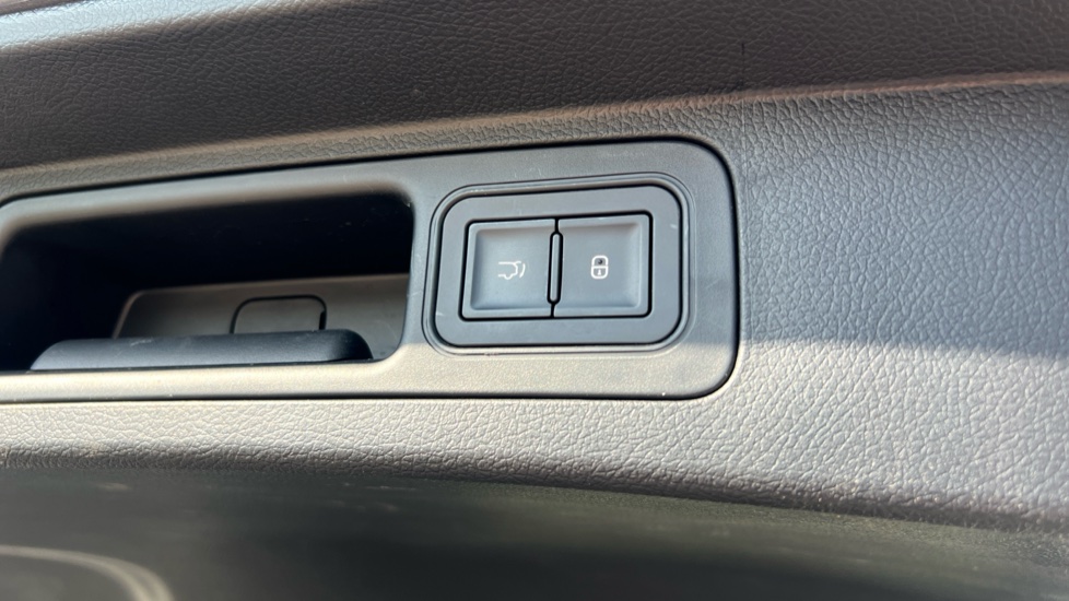BYD Seal U 1.5 DM-i Comfort 5dr Auto Estate - Image 40
