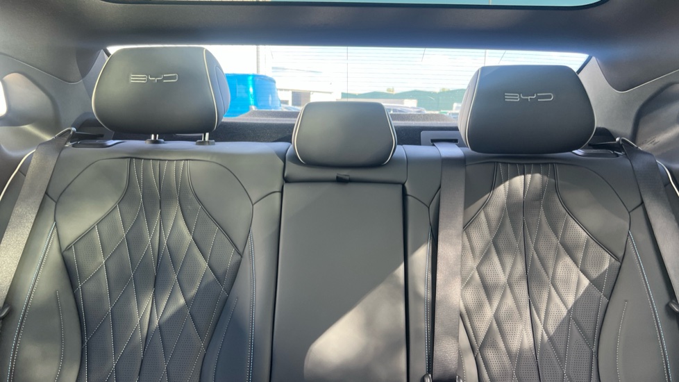 BYD Seal 390kW Excellence AWD 83kWh 4dr Auto Electric Saloon - Image 15