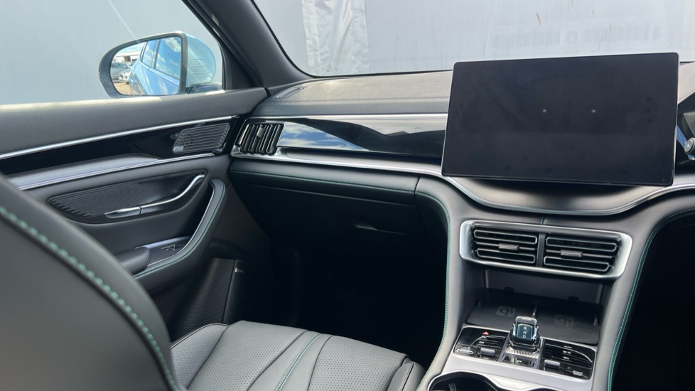 BYD Seal U 1.5 DM-i Boost 5dr Auto Estate - Image 14