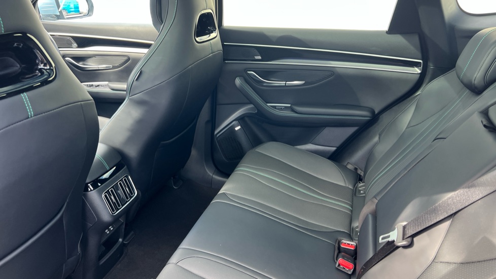 BYD Seal U 1.5 DM-i Boost 5dr Auto Estate - Image 16