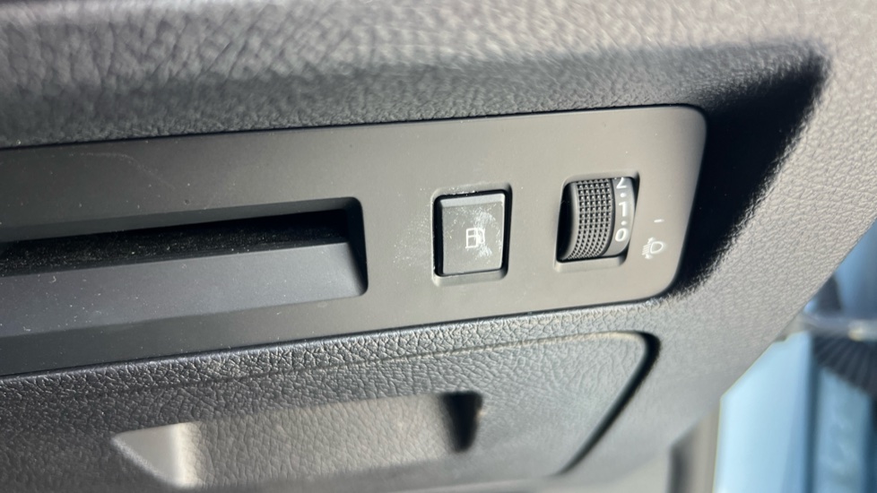 BYD Seal U 1.5 DM-i Boost 5dr Auto Estate - Image 37