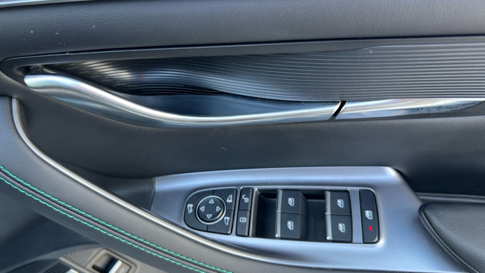BYD Seal U 1.5 DM-i Boost 5dr Auto Estate - Image 38