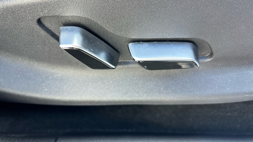 BYD Seal U 1.5 DM-i Boost 5dr Auto Estate - Image 40