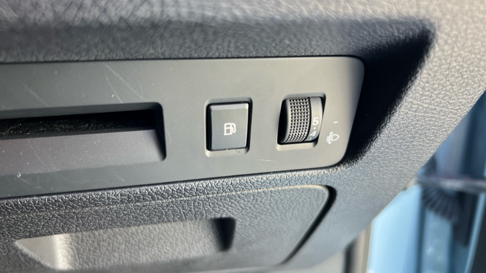 BYD Seal U 1.5 DM-i Boost 5dr Auto Estate - Image 38