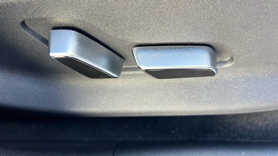 BYD Seal U 1.5 DM-i Boost 5dr Auto Estate - Image 42