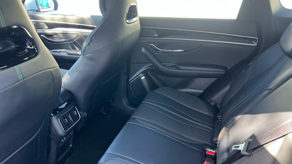 BYD Seal U 1.5 DM-i Boost 5dr Auto Estate - Image 16