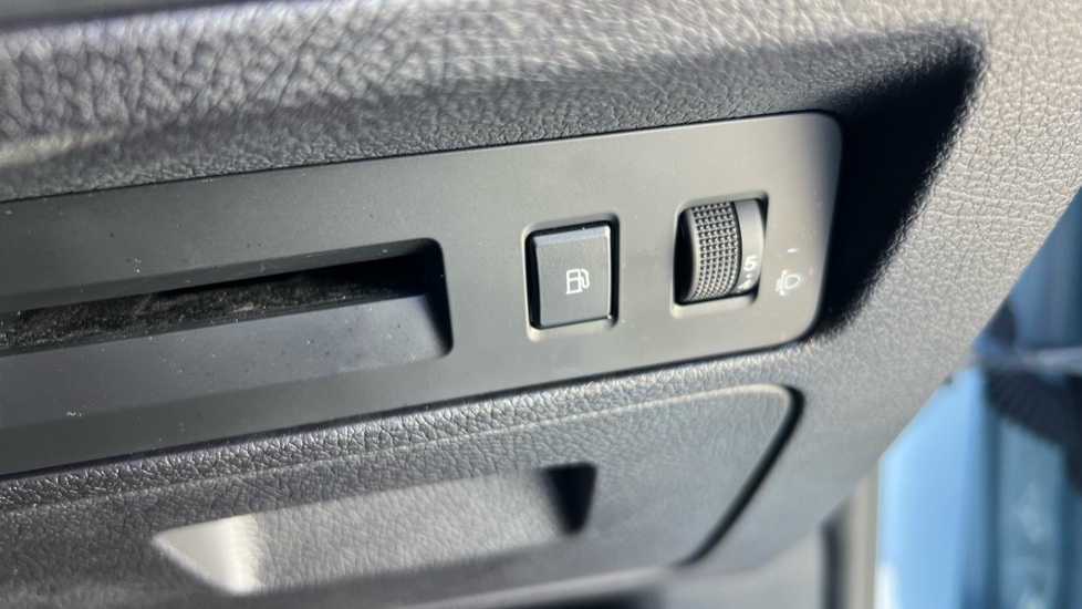 BYD Seal U 1.5 DM-i Boost 5dr Auto Estate - Image 38