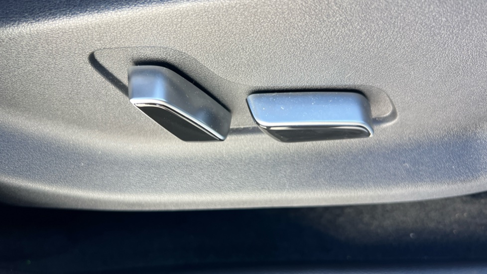 BYD Seal U 1.5 DM-i Boost 5dr Auto Estate - Image 42