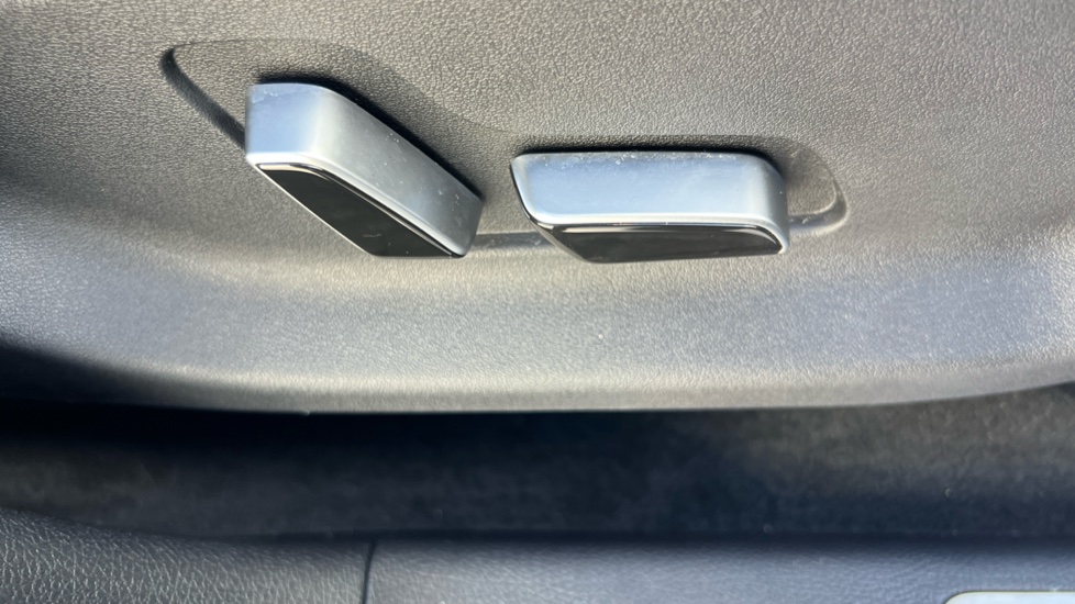 BYD Seal U 1.5 DM-i Boost 5dr Auto Estate - Image 42
