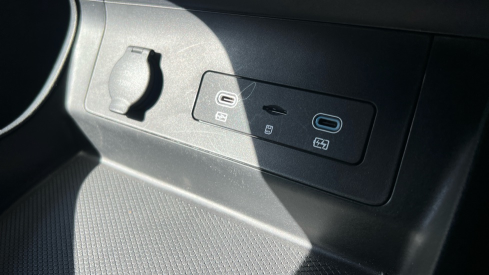 BYD Sealion 5 1.5 DM-i Comfort 5dr Auto Estate - Image 28