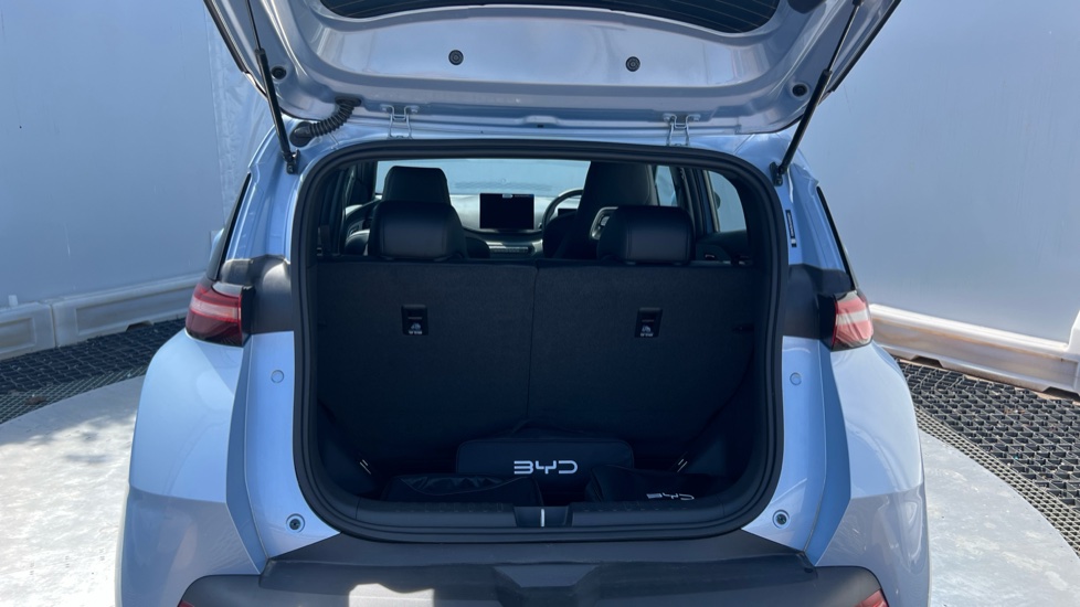 BYD Dolphin Surf 65kW Boost 43kWh 5dr Auto Electric Hatchback - Image 4