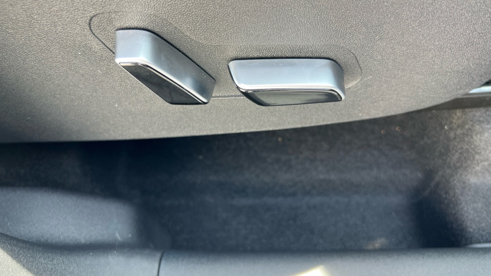 BYD Dolphin Surf 65kW Boost 43kWh 5dr Auto Electric Hatchback - Image 39