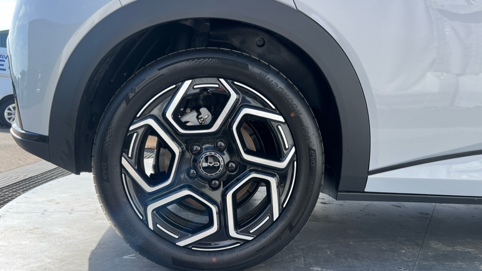 BYD Dolphin 150kW Comfort 60.4kWh Auto Electric Hatchback - Image 7
