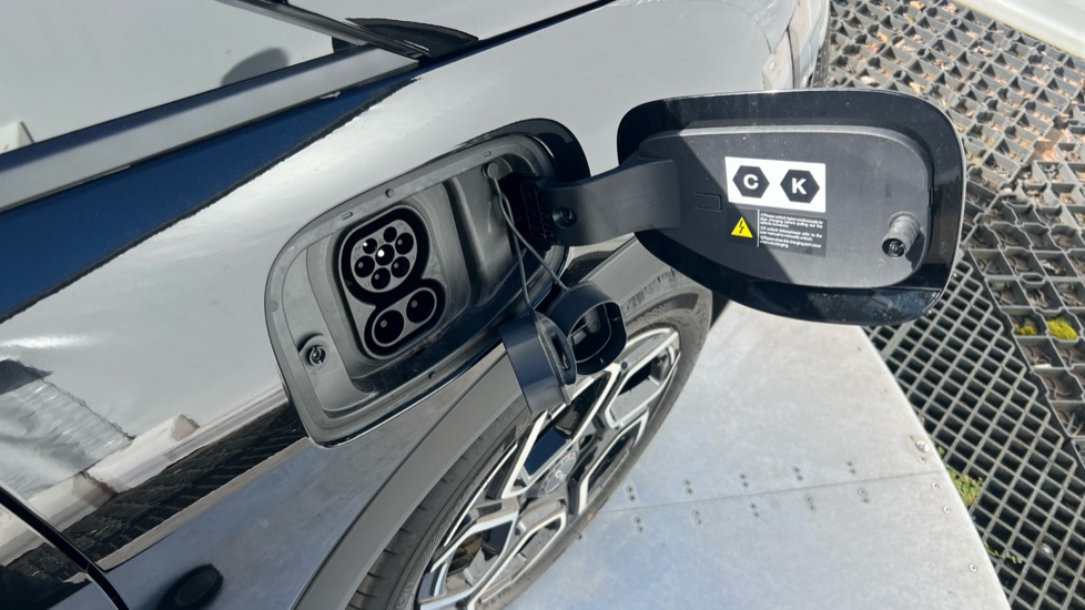 BYD Dolphin 150kW Design 60.4kWh 5dr Auto Electric Hatchback - Image 40
