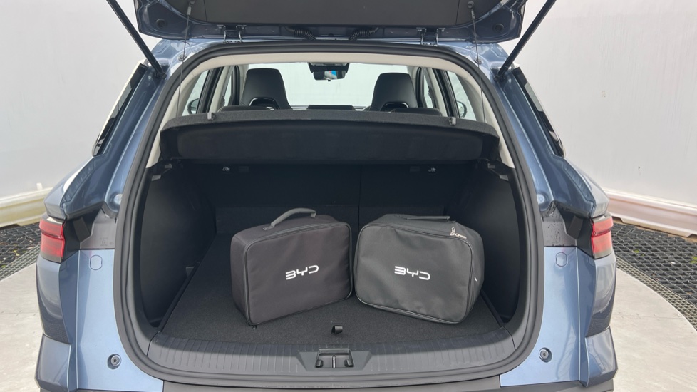 BYD Sealion 5 1.5 DM-i Comfort 5dr Auto Estate - Image 4