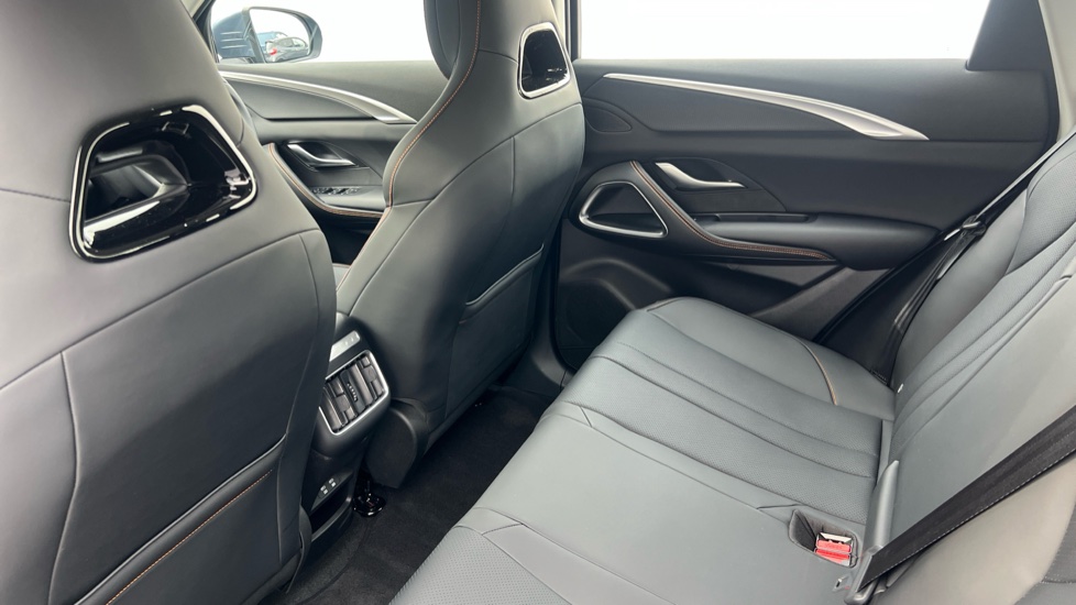 BYD Sealion 5 1.5 DM-i Comfort 5dr Auto Estate - Image 16