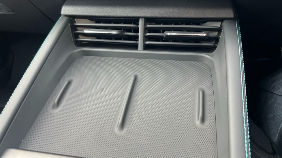 BYD Seal 6 1.5 DM-i Boost 5dr e-CVT Estate - Image 19