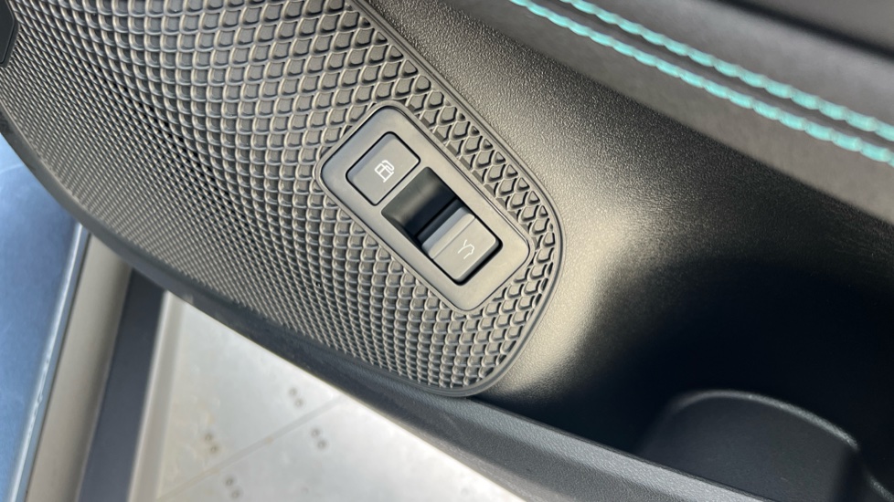 BYD Seal 6 1.5 DM-i Boost 5dr e-CVT Estate - Image 35