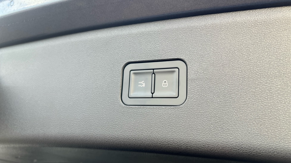 BYD Seal 6 1.5 DM-i Boost 5dr e-CVT Estate - Image 36