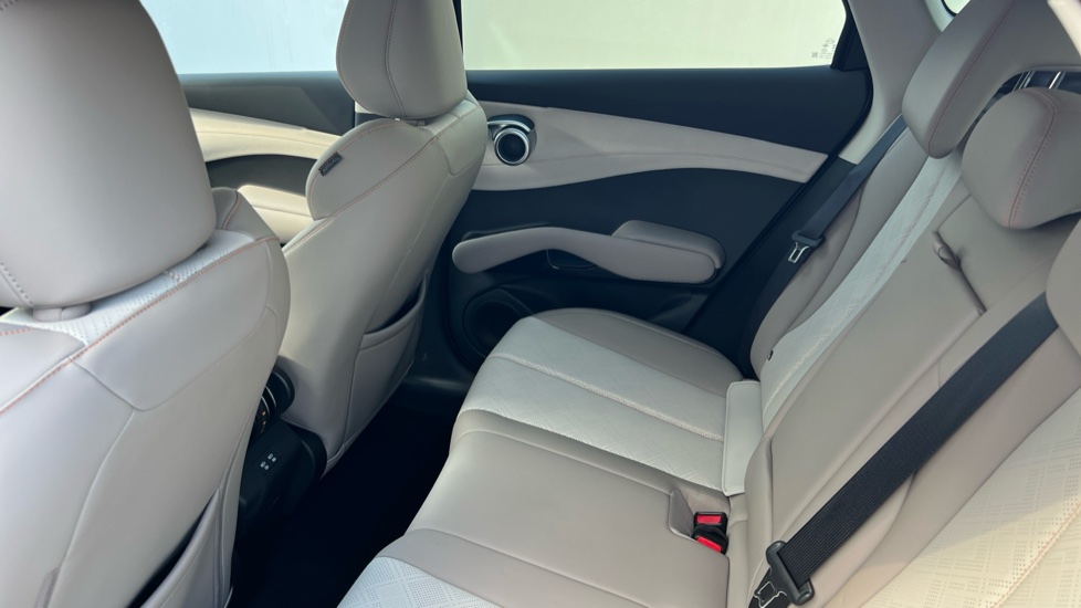 BYD Atto 3 Evo 230kW Design 75kWh 5dr Auto Electric Hatchback - Image 16
