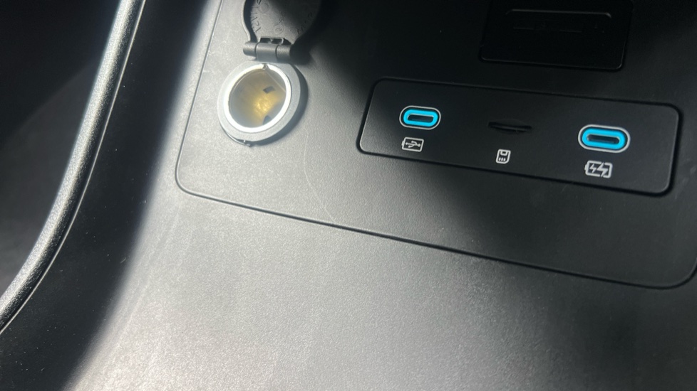 BYD Atto 2 1.5 DM-i 212 Boost 5dr Auto Hatchback - Image 29