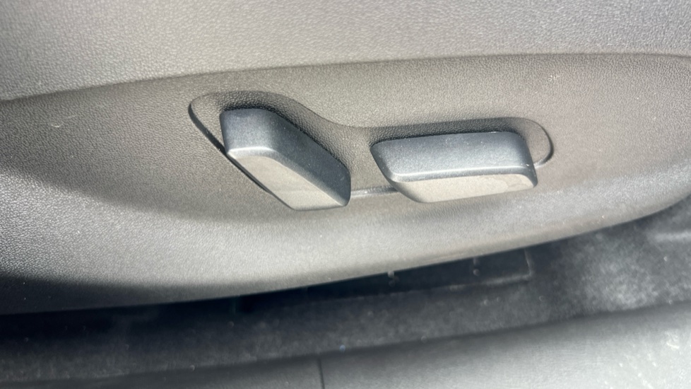 BYD Atto 2 1.5 DM-i 212 Boost 5dr Auto Hatchback - Image 39