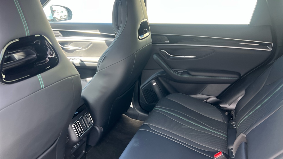 BYD Seal U 1.5 DM-i Boost 5dr Auto Estate - Image 16