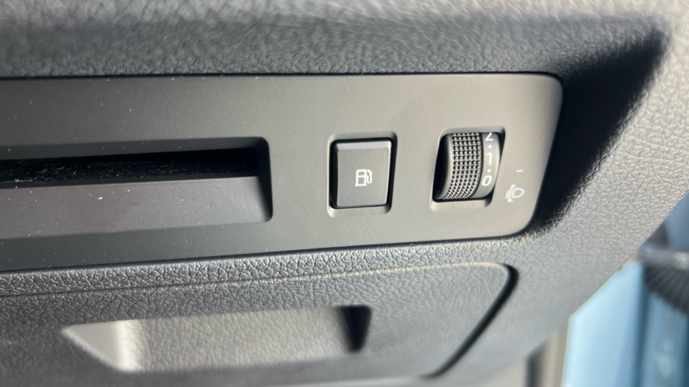 BYD Seal U 1.5 DM-i Boost 5dr Auto Estate - Image 39