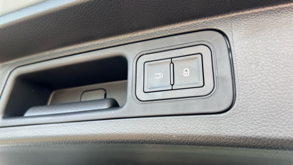 BYD Seal U 1.5 DM-i Boost 5dr Auto Estate - Image 43
