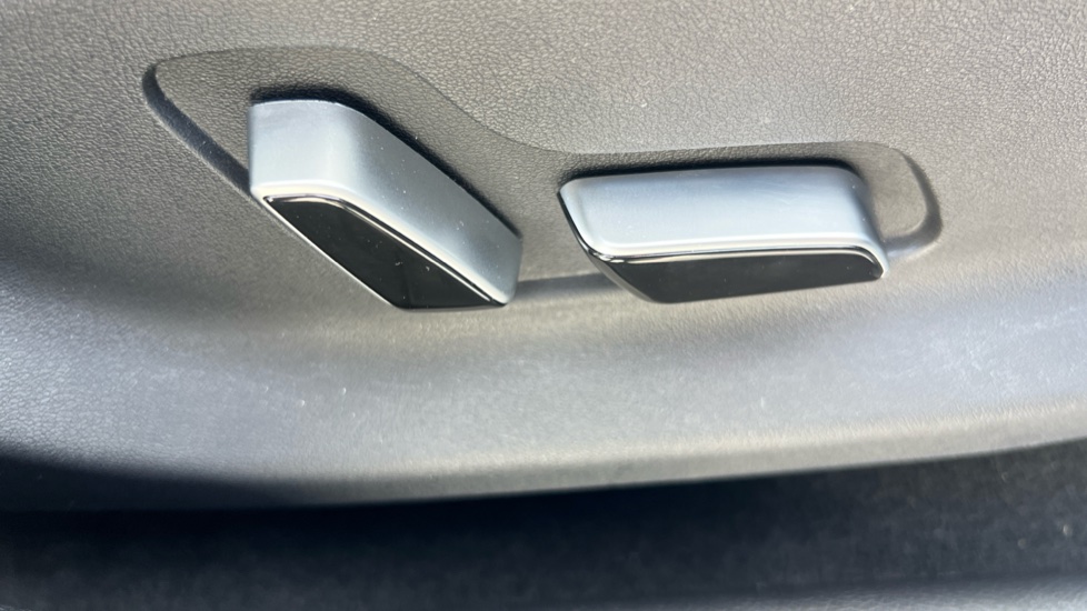 BYD Seal U 1.5 DM-i Boost 5dr Auto Estate - Image 44