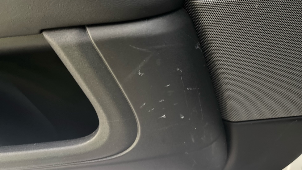 LAND ROVER RANGE ROVER SPORT scratches