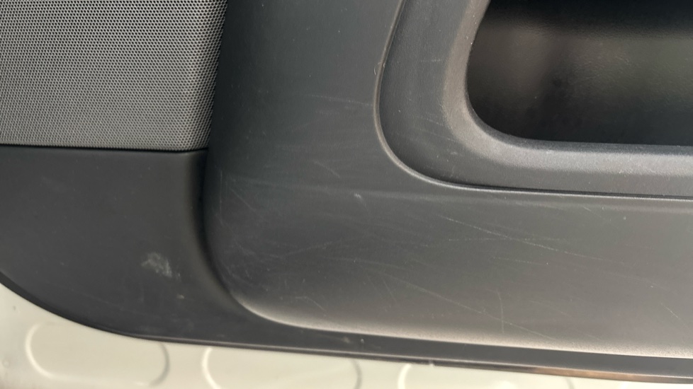 LAND ROVER RANGE ROVER SPORT scratches