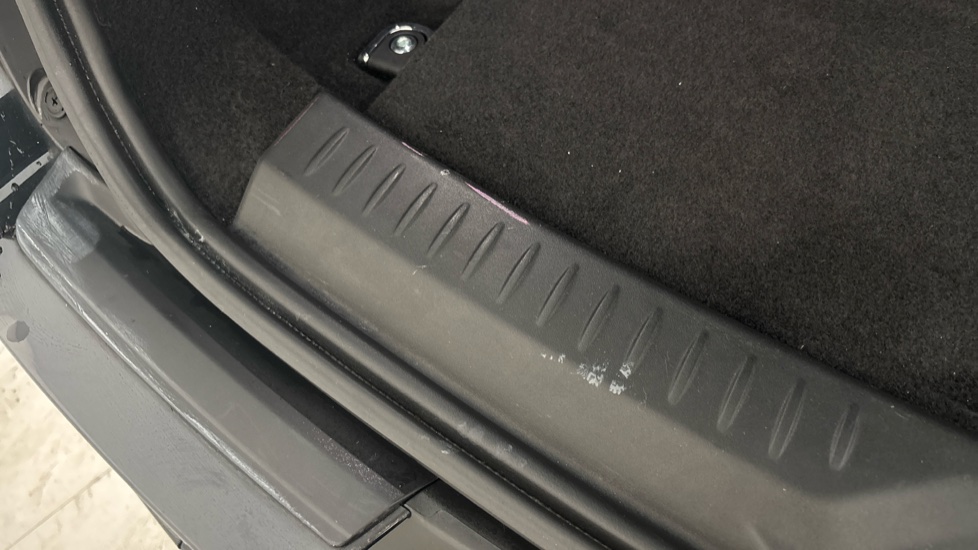 JAGUAR I-PACE Contamination