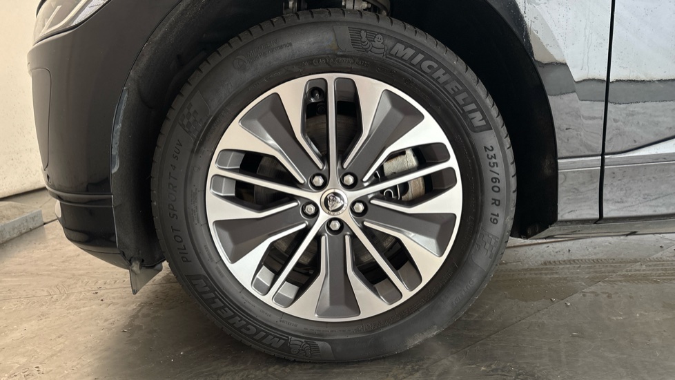 JAGUAR I-PACE Image 17