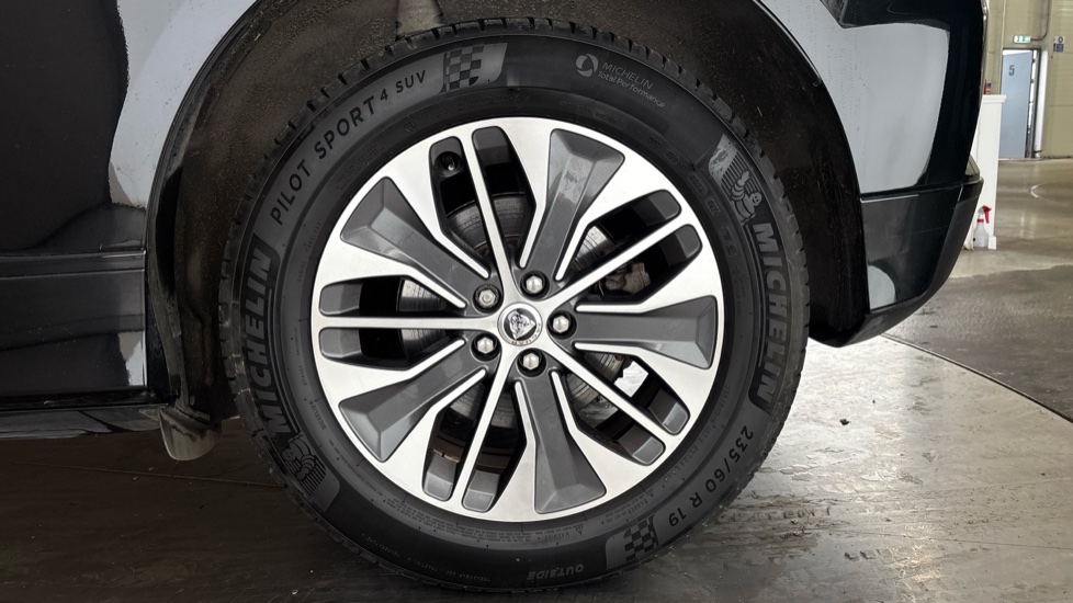 JAGUAR I-PACE Image 18