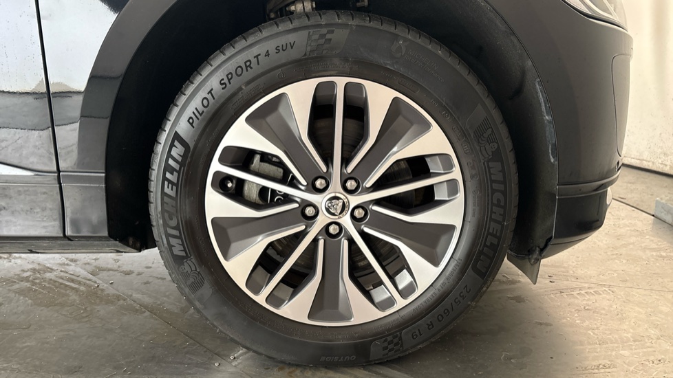 JAGUAR I-PACE Image 20