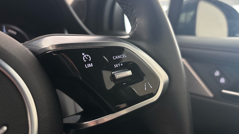 JAGUAR I-PACE Cruise control