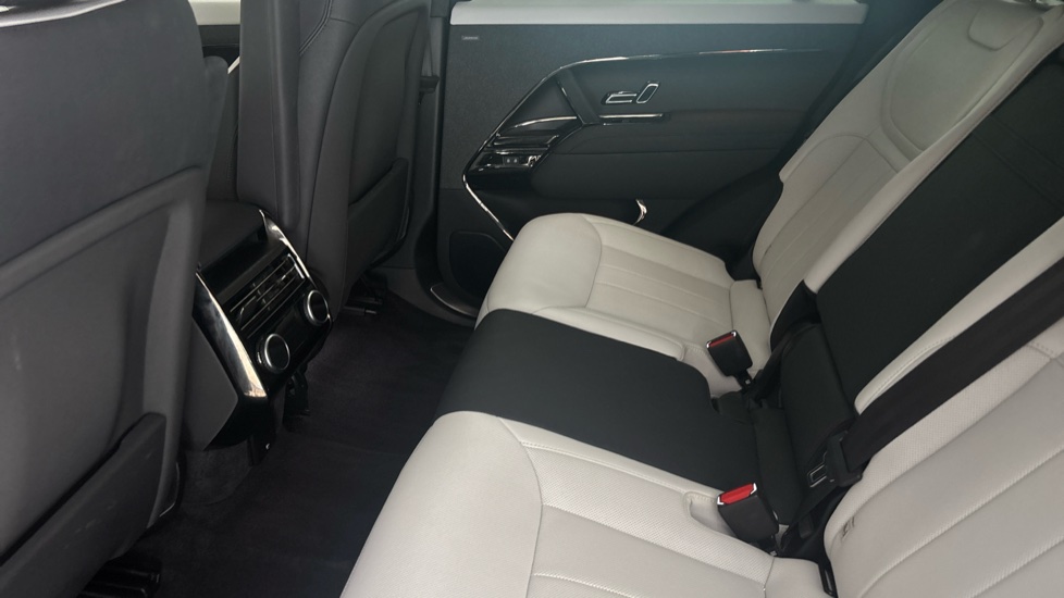 LAND ROVER RANGE ROVER SPORT Image 14