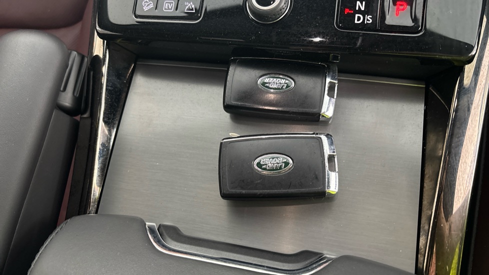 LAND ROVER RANGE ROVER SPORT two keys