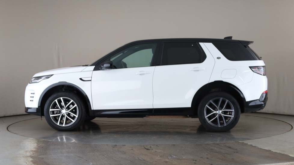 LAND ROVER DISCOVERY SPORT Image 2